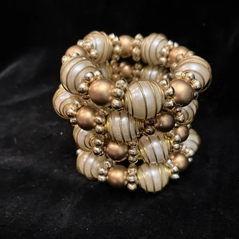 Napkin Rings Faux Pearl & Gold Tone Bead Elegant 2” Set of 4 Dinner Tableware